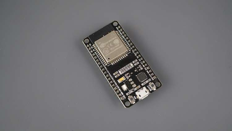 Placa ESP32 DEVKIT recomendada para principiantes
