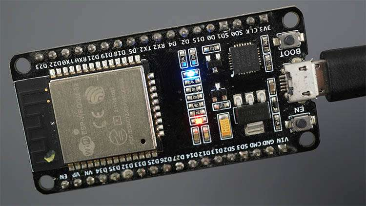 ESP32 DEVKIT conectado por USB