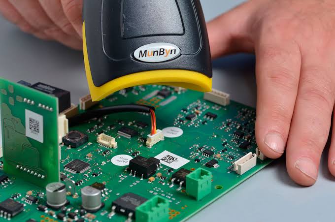 Lee más sobre el artículo Montaje de Proyectos Electrónicos 5to Año – Evaluación de Intensificación
